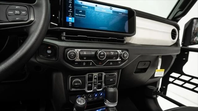 2026 Jeep JL Wrangler - Image 15 of 21