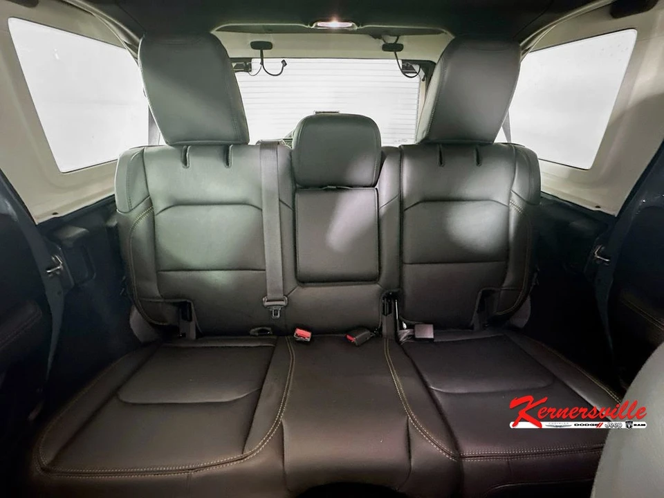 2026 Jeep JL Wrangler - Image 10 of 12