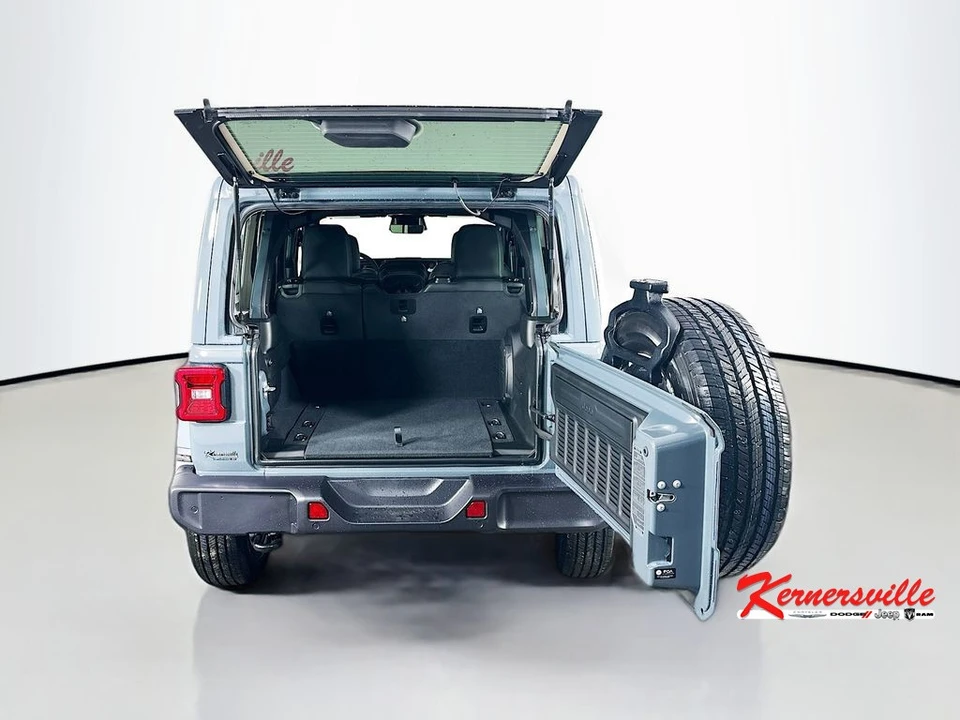 2026 Jeep JL Wrangler - Image 16 of 21