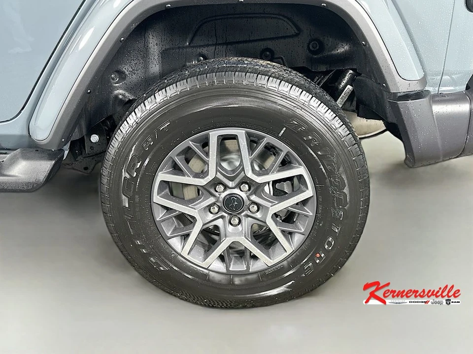 2026 Jeep JL Wrangler - Image 17 of 21