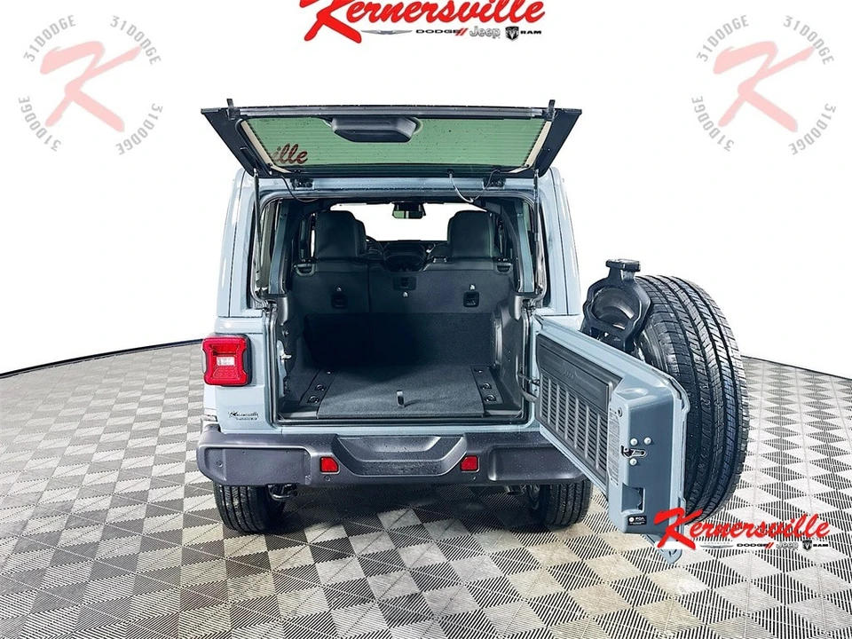2026 Jeep JL Wrangler - Image 16 of 21