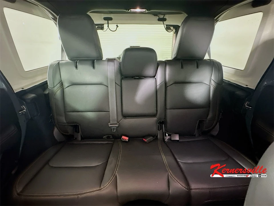 2026 Jeep JL Wrangler - Image 10 of 21