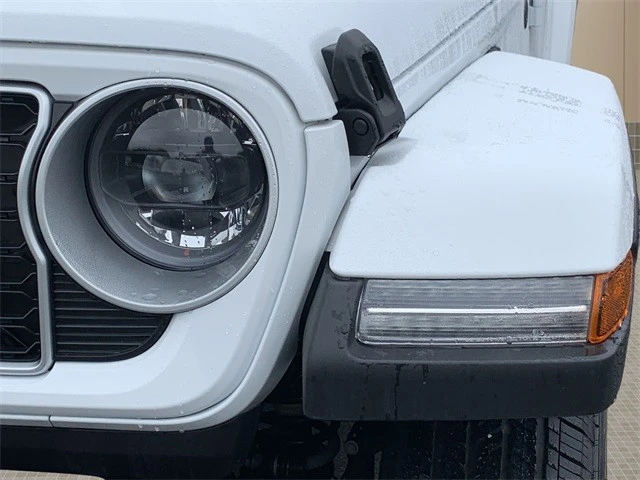 2026 Jeep JL Wrangler - Image 10 of 12