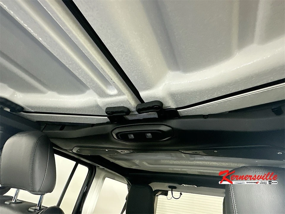 2026 Jeep JL Wrangler - Image 14 of 21