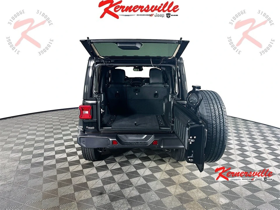2026 Jeep JL Wrangler - Image 16 of 21