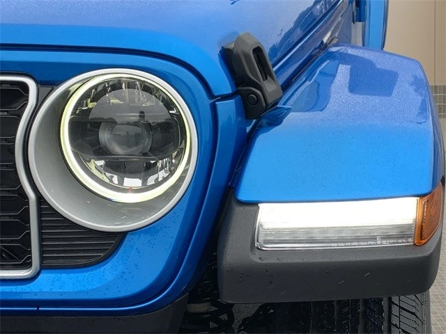 2026 Jeep JL Wrangler - Image 10 of 12