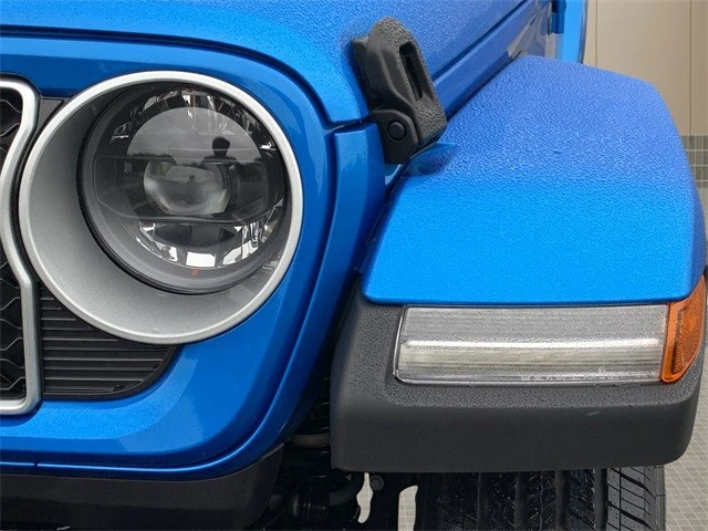 2026 Jeep JL Wrangler - Image 10 of 12