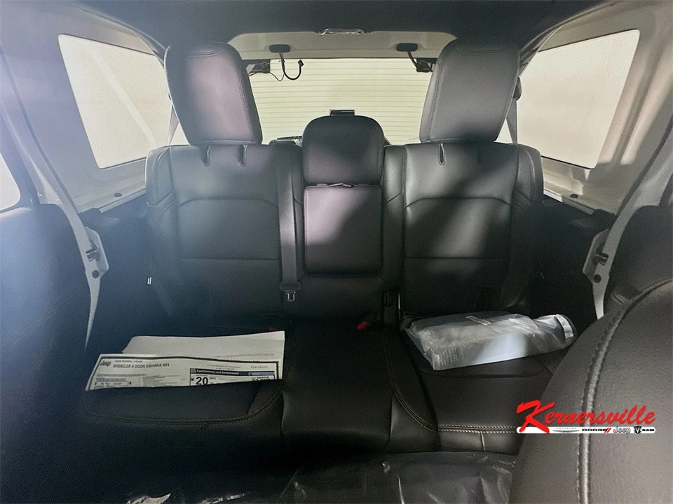 2026 Jeep JL Wrangler - Image 10 of 20