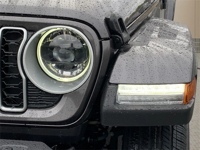 2026 Jeep JL Wrangler - Image 10 of 12
