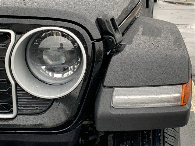 2026 Jeep JL Wrangler - Image 10 of 12