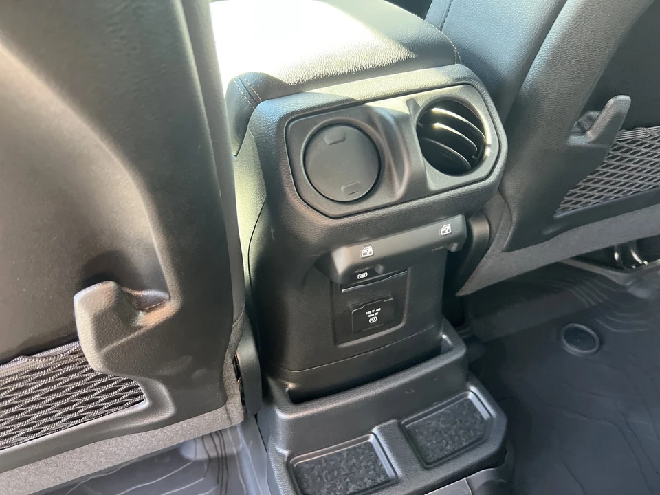 2026 Jeep JL Wrangler - Image 12 of 21