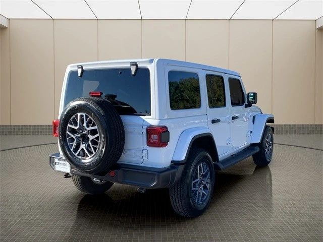 2026 Jeep JL Wrangler - Image 5 of 12