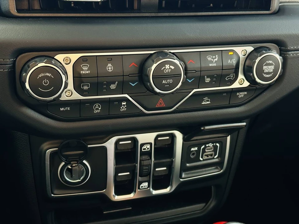 2026 Jeep Wrangler - Image 21 of 25
