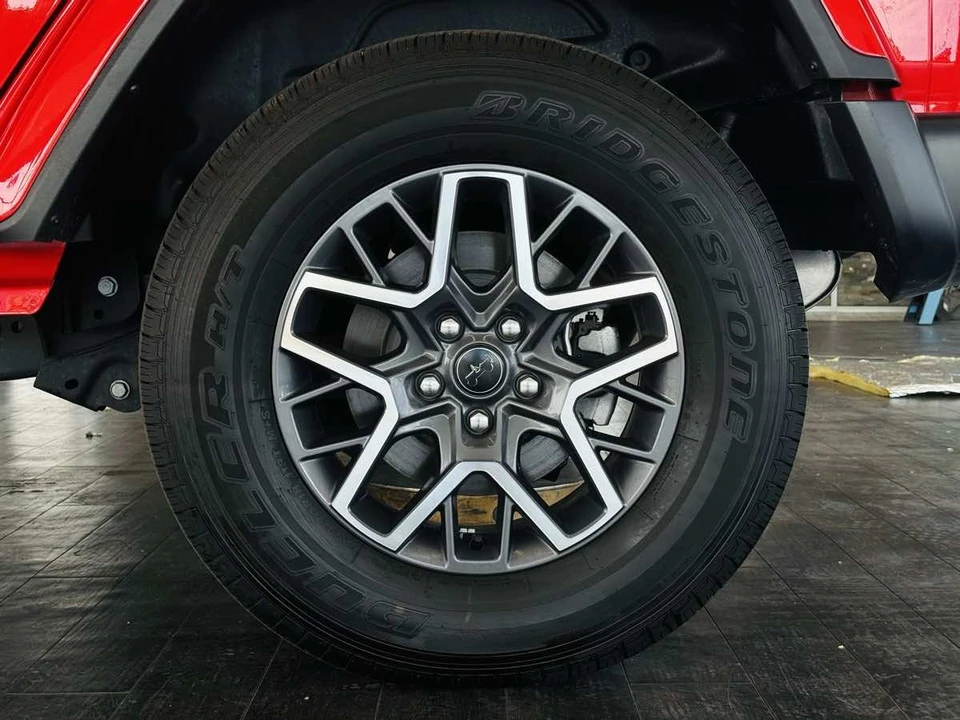 2026 Jeep JL Wrangler - Image 29 of 31