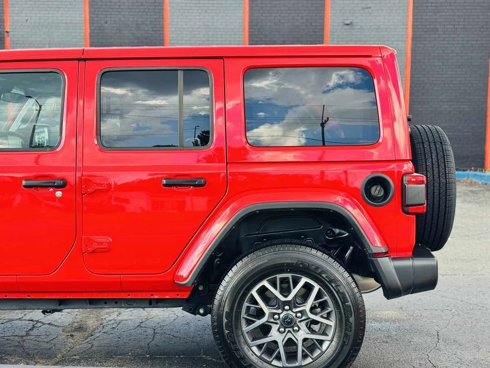 2026 Jeep Wrangler - Image 9 of 25