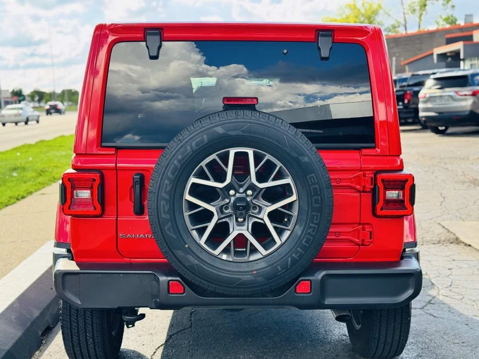 2026 Jeep Wrangler - Image 7 of 25