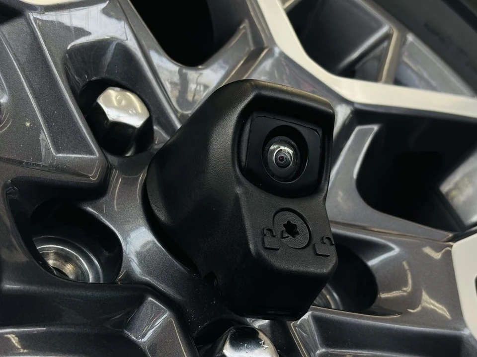 2026 Jeep JL Wrangler - Image 11 of 31