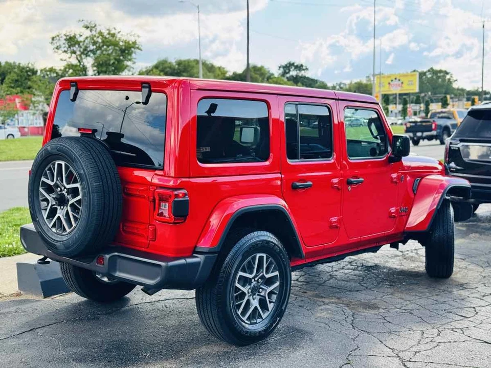 2026 Jeep Wrangler - Image 6 of 25