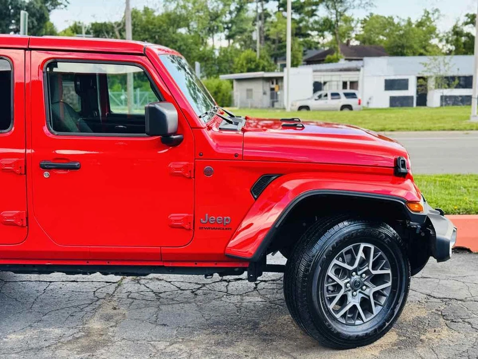 2026 Jeep Wrangler - Image 4 of 25
