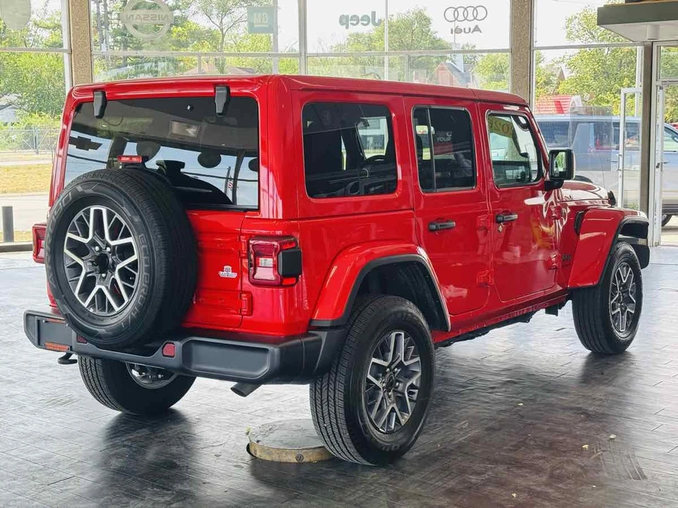 2026 Jeep JL Wrangler - Image 9 of 31