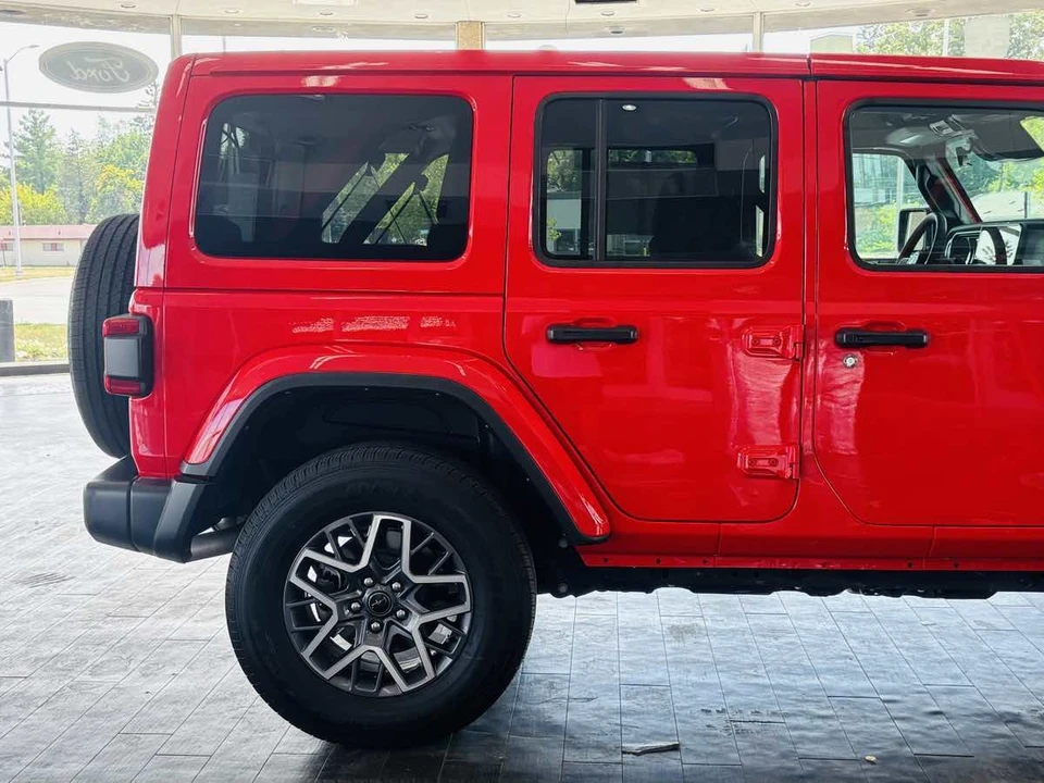 2026 Jeep JL Wrangler - Image 8 of 31