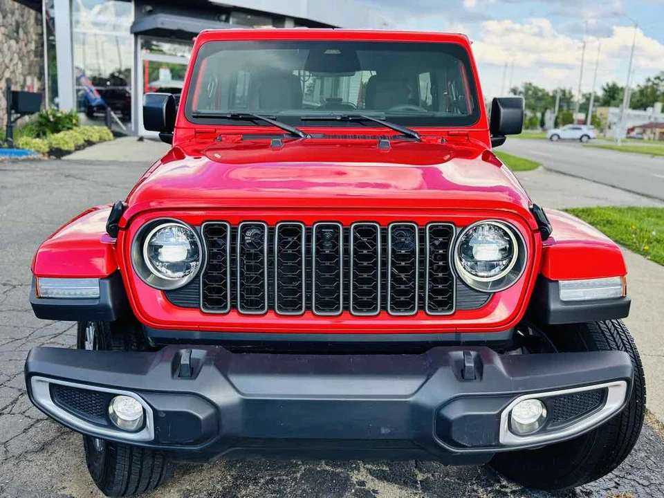 2026 Jeep Wrangler - Image 12 of 25