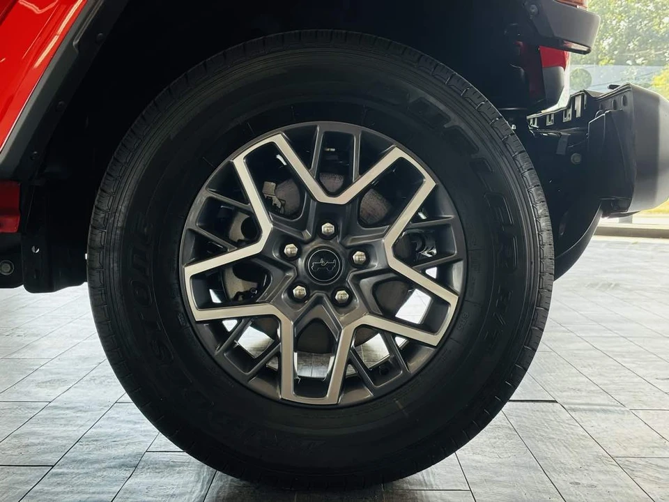 2026 Jeep JL Wrangler - Image 27 of 31