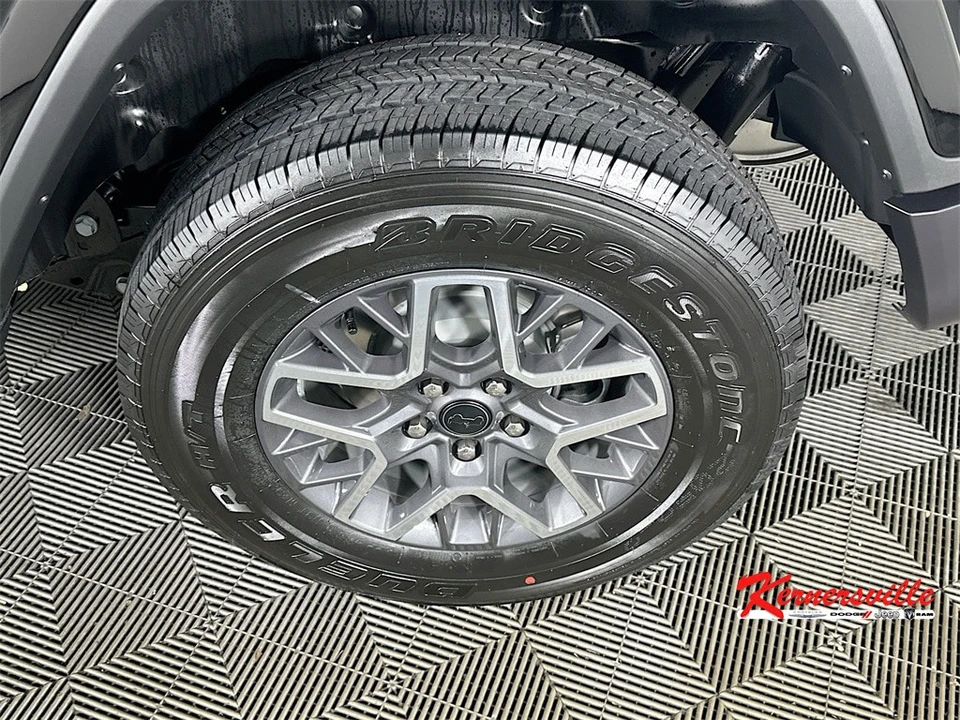 2026 Jeep JL Wrangler - Image 16 of 20