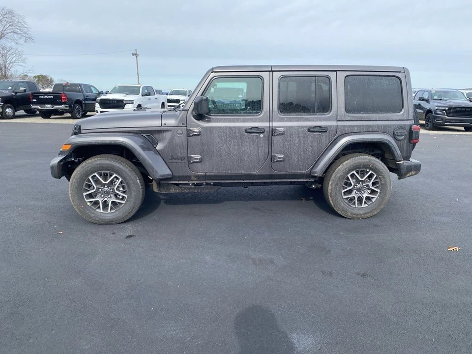 2026 Jeep JL Wrangler - Image 8 of 12