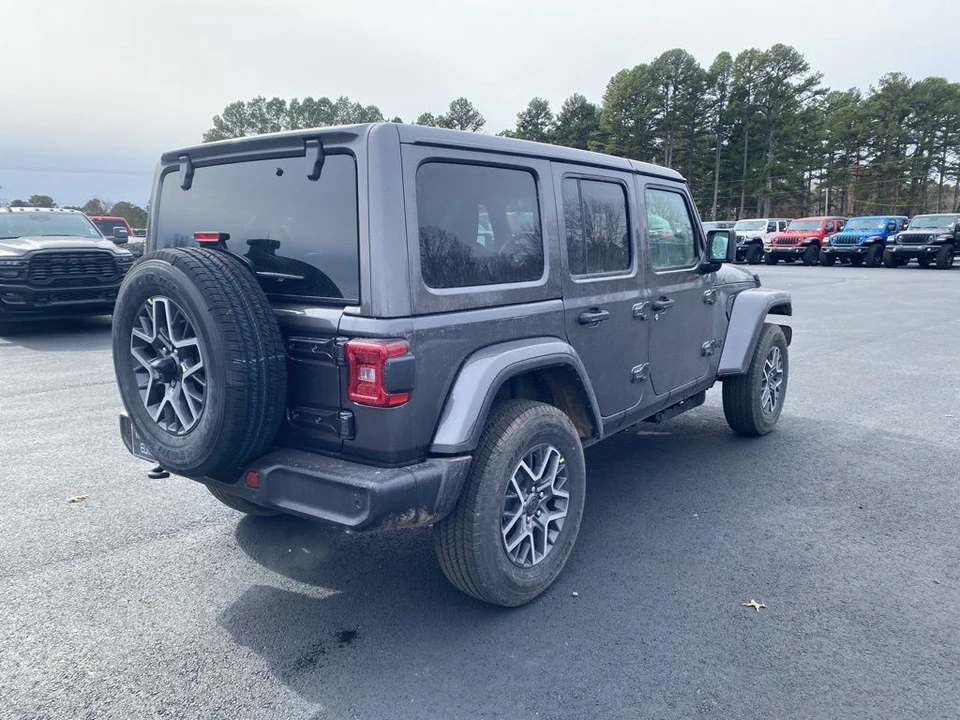 2026 Jeep JL Wrangler - Image 5 of 12