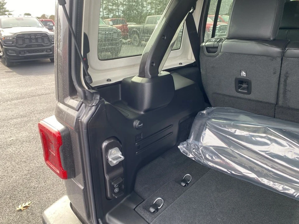 2026 Jeep JL Wrangler - Image 12 of 12