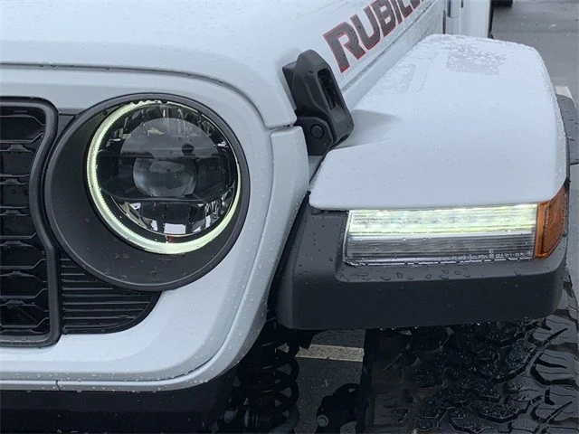 2026 Jeep JL Wrangler - Image 10 of 12