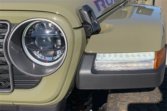 2026 Jeep JL Wrangler - Image 10 of 12