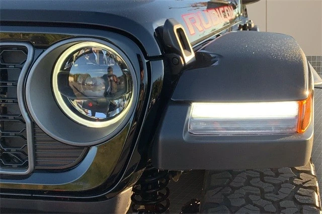2026 Jeep JL Wrangler - Image 10 of 12