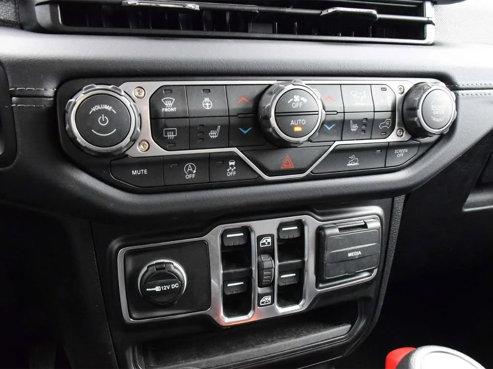 2026 Jeep JL Wrangler - Image 17 of 20
