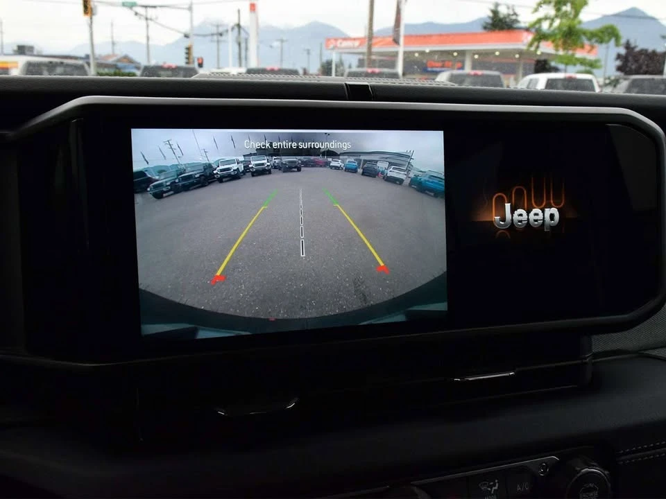 2026 Jeep JL Wrangler - Image 15 of 20