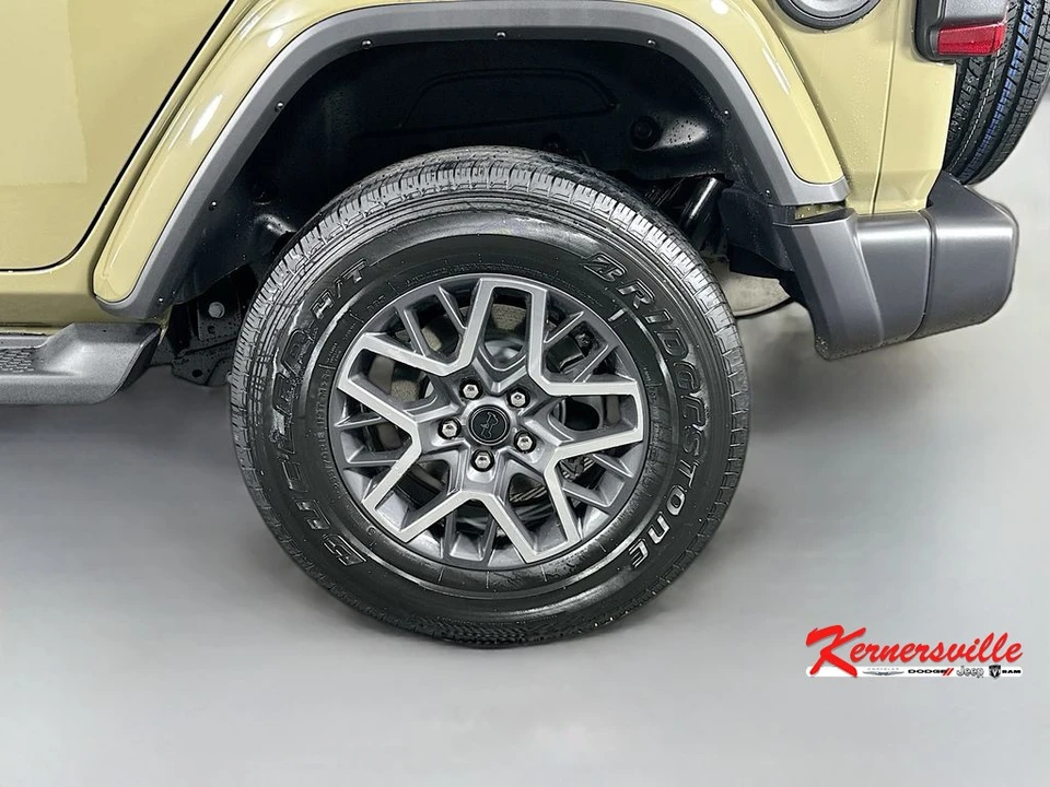 2026 Jeep JL Wrangler - Image 17 of 21