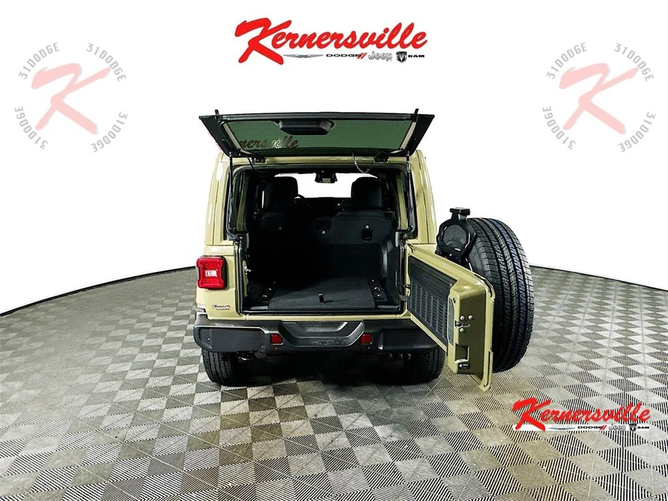 2026 Jeep JL Wrangler - Image 16 of 21