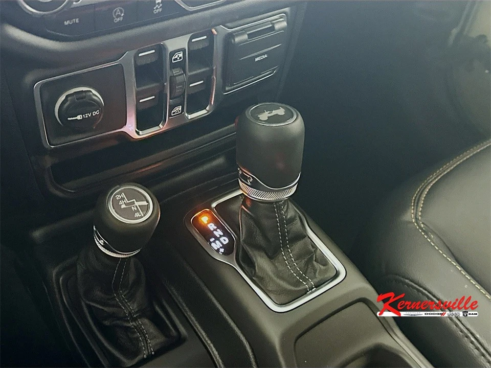 2026 Jeep JL Wrangler - Image 12 of 21
