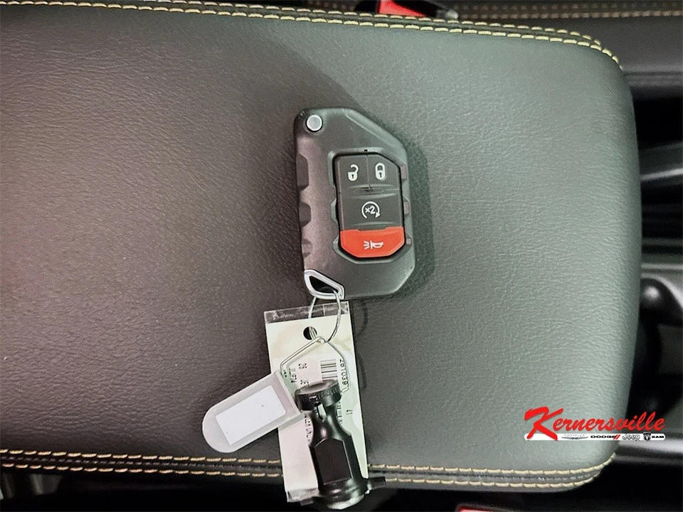 2026 Jeep JL Wrangler - Image 20 of 21