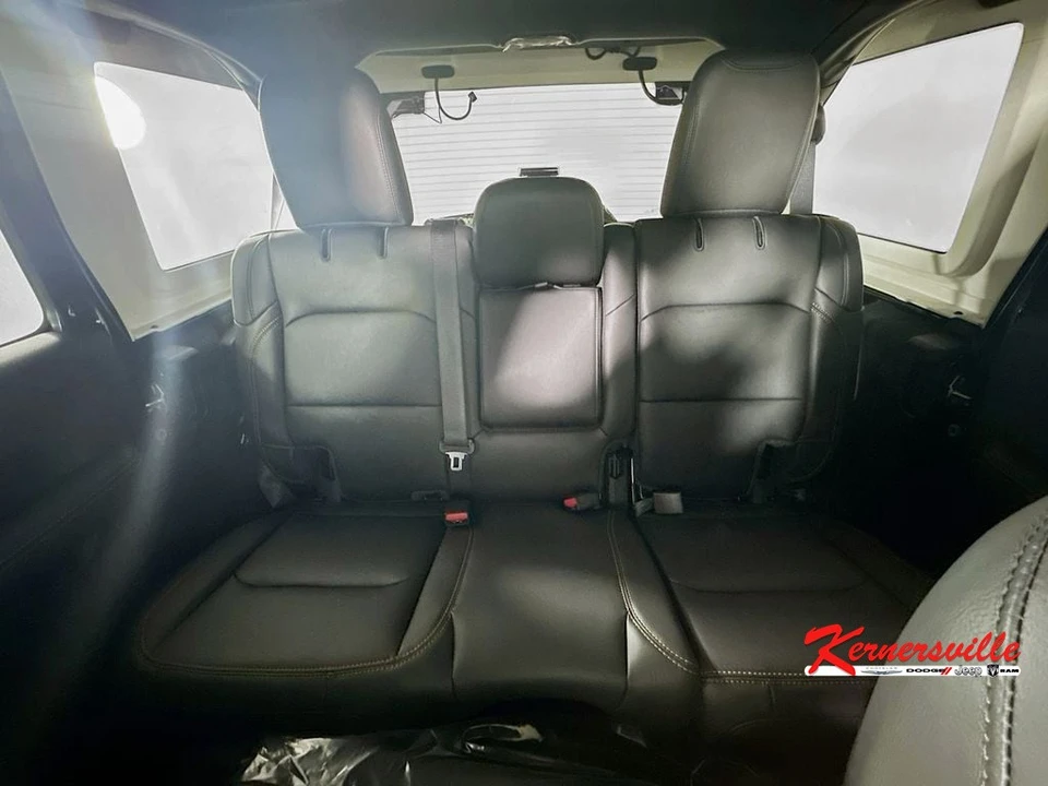 2026 Jeep JL Wrangler - Image 10 of 12