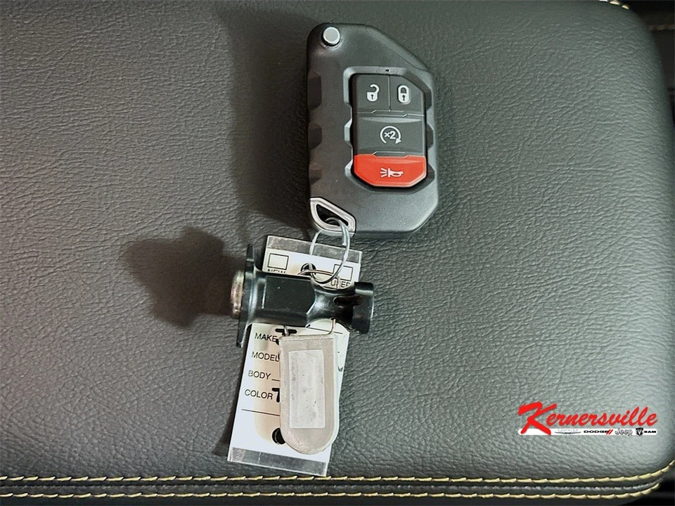 2026 Jeep JL Wrangler - Image 20 of 21