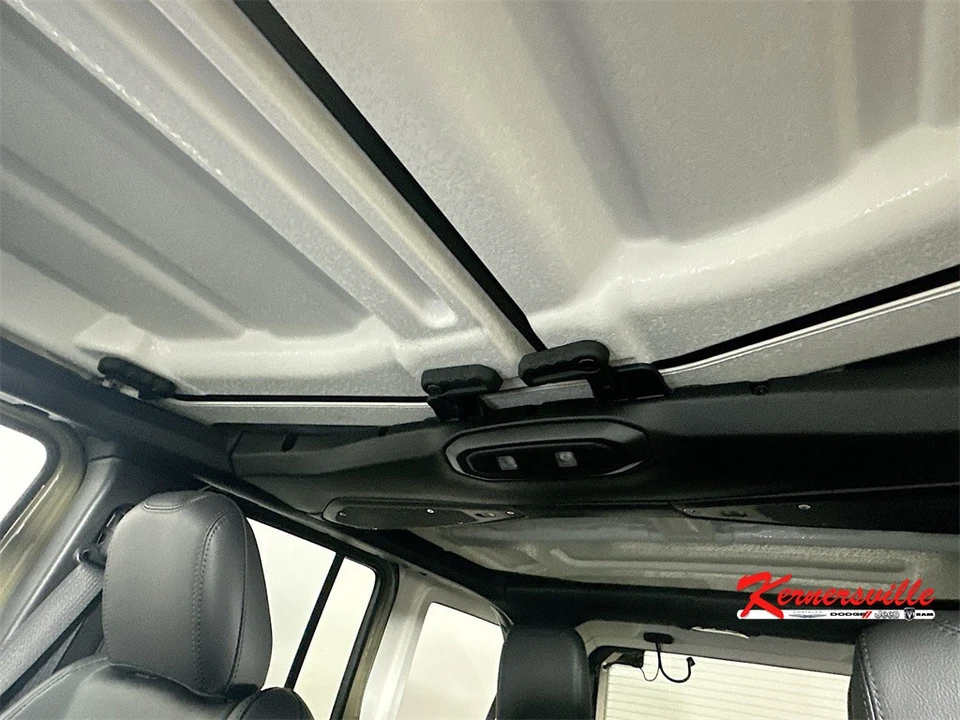 2026 Jeep JL Wrangler - Image 14 of 21