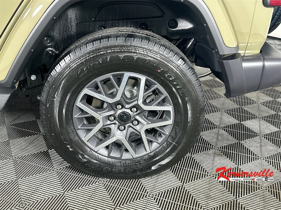 2026 Jeep JL Wrangler - Image 17 of 21