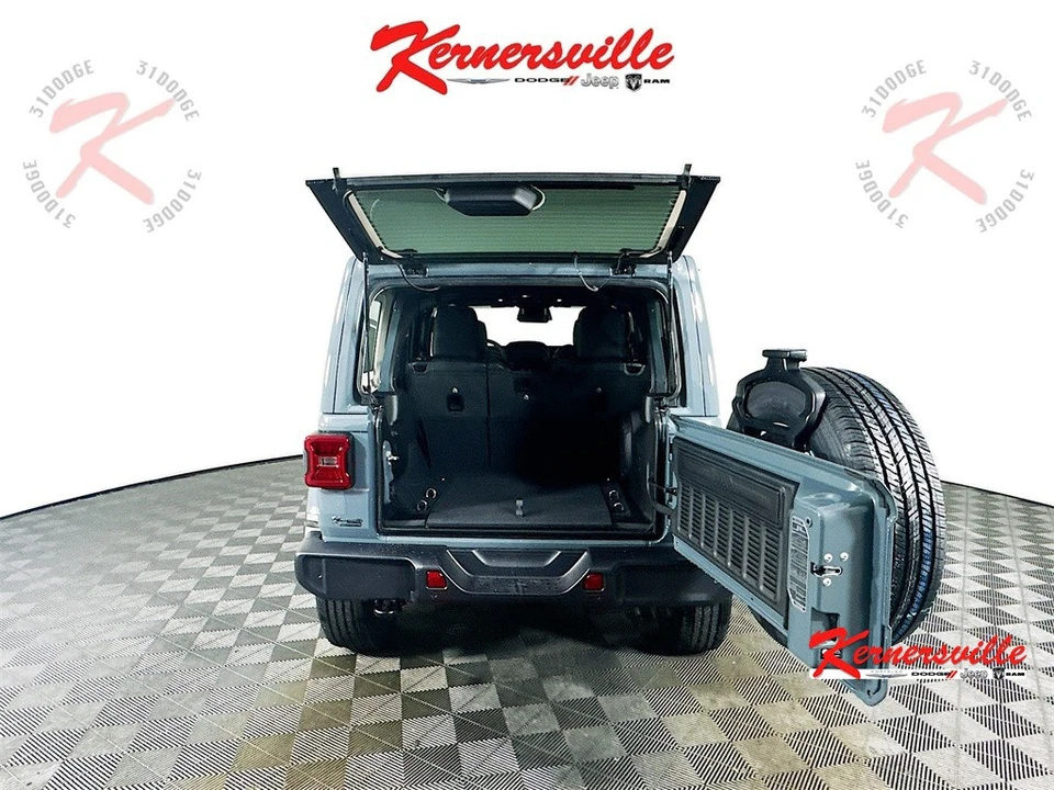 2026 Jeep JL Wrangler - Image 15 of 20