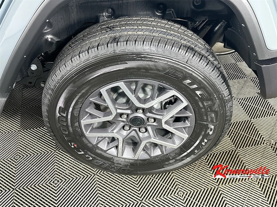 2026 Jeep JL Wrangler - Image 16 of 20