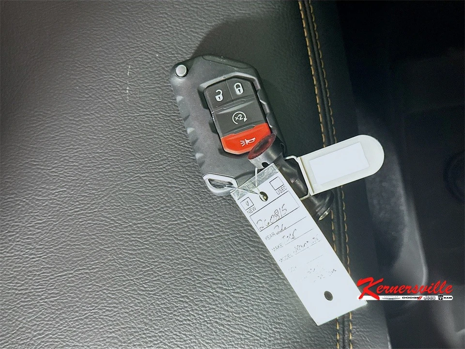 2026 Jeep JL Wrangler - Image 19 of 20