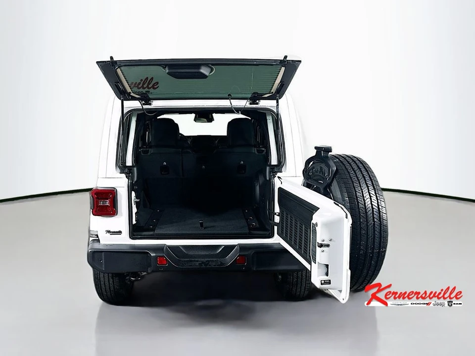 2026 Jeep JL Wrangler - Image 16 of 21