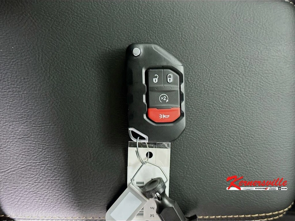 2026 Jeep JL Wrangler - Image 20 of 21