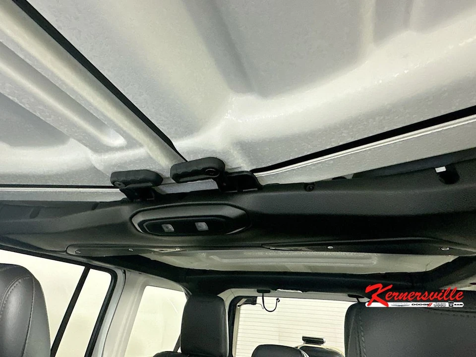 2026 Jeep JL Wrangler - Image 14 of 21